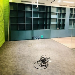 Cho thuê nhà MT hầm, 4 tầng, có thang máy, 7x24m, 600m2 giá 75tr (TL)