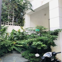 Cho thuê nhà MT hầm, 4 tầng, có thang máy, 7x24m, 600m2 giá 75tr (TL)