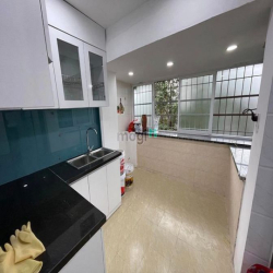 Giá Cực Tốt! Bán căn Tập thể phố Văn Chương, 70m2 x 3 Ngủ, Ở Ngay!