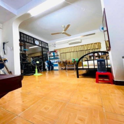 Bán nhà rộng đẹp 2 lầu (7x9) 21/2 TRẦN QUỐC TUẤN P1 Gò Vấp - SÂN BAY