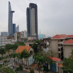 Cho thuê Officetel Saigon Royal Quận 4, giá 9.5 triệu, view sông