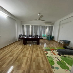 Cho thuê liền kề Vạn Phúc, 70 m2 x 6 Tầng, Thang Máy, điều hòa đầy đủ