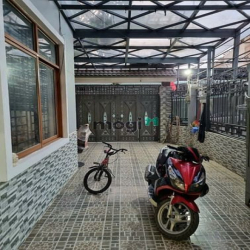Nhà 2 MT Đường thông TX 25, DT:8x16m, 2Lầu, 4PN, P.Thờ, Sân xe hơi