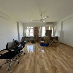 Cho thuê liền kề Vạn Phúc, 70 m2 x 6 Tầng, Thang Máy, điều hòa đầy đủ