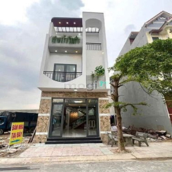 Nhà mặt phố Bình chuẩn chủ bán gấp mới 100%. DT70m giá 3,8ty tl chủ