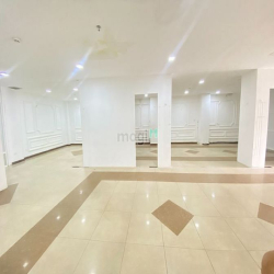 cho thuê mặt bằng 200m2 ngay mặt tiền đường Cộng Hoà giá từ 16tr