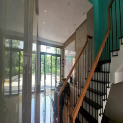 NHÀ MỚI ĐẸP - xe hơi vào nhà - 10t5 thương lượng