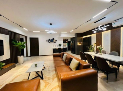 Bán căn hộ Mỹ Phát, trung tâm Phú Mỹ Hưng 136m2 3PN căn góc view đẹp