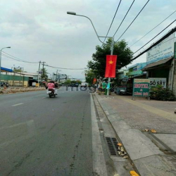 Chọn lọc nhà phố mặt tiền đường lớn, giá khoảng 10 tỷ.