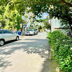 Gấp bán! Biệt thự có Thang máy Thảo Điền Quận 2_222m2 chỉ 31,99 tỷ