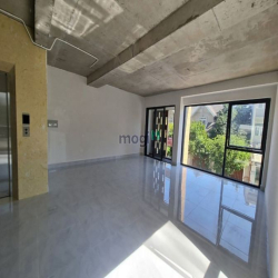 Cho thuê nhà phố liền kề 1 trệt 4 lầu sân thượng 678m2, 210 tr/th