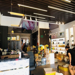 Cho thuê MT mới 100% Đ. Tô Hiến Thành Q10 8x22m 5 Lầu vỉa hè 4m