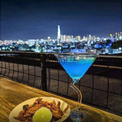 MB sân thượng 100m2, view nhìn trọn Sài Gòn thích hợp làm Cafe Rooftop