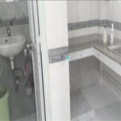 6tr/th: mặt tiền hẻm rộng 6m Tôn Thất Thuyết, P16, 1 Pn  2wc