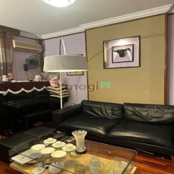 Hoàng Cầu kề công viên 45m 5 tầng, ô tô tránh đỗ, KD, VP