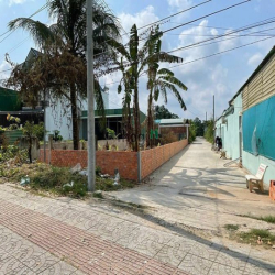 Nền góc 2 mặt tiền đại lộ Võ Văn Kiệt đối diện Stella Mega City