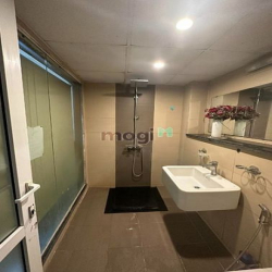 Hoàng Cầu kề công viên 45m 5 tầng, ô tô tránh đỗ, KD, VP