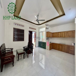 Cho thuê mặt bằng lầu 3 Phan Trung lối đi riêng hợp ở và mở văn phòng