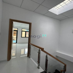 Nhà Đường Sư Vạn Hạnh Phường 9 Quận 10 ôtô Đỗ Cửa.