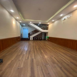 Cho thuê nhà hẻm xe hơi thông 80B Trần Quang Diệu, quận 3, ngang 5m