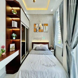 SALE ! Nhà đẹp Cửu Long,P2,Tân Bình.80m2.Giá2tỷ700.Sổ Hồng Riêng