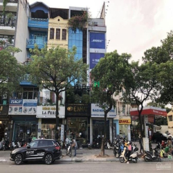 Bán nhà MT Hồ Tùng Mậu ngay Bitexco Quận 1, dt: 5x30m giá 70 tỷ