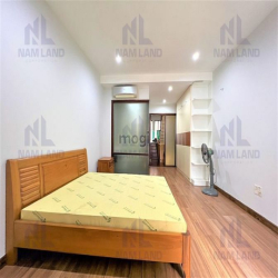Cho Thuê Nhà 250m2 Trệt 3 Lầu 4 Phòng Lớn Đẹp Hướng ĐÔNG NAM