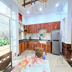 Cho Thuê Nhà 250m2 Trệt 3 Lầu 4 Phòng Lớn Đẹp Hướng ĐÔNG NAM