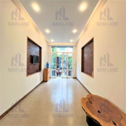 Cho Thuê Nhà 250m2 Trệt 3 Lầu 4 Phòng Lớn Đẹp Hướng ĐÔNG NAM