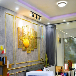 Cho thuê 1 tầng làm văn phòng 80m2 mặt tiền đường Lê Văn Chí Linh Trun