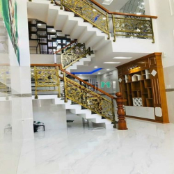 Bán nhà đường Lê Văn Quới: 4mx16m 1 trệt 1 lửng 3 lầu