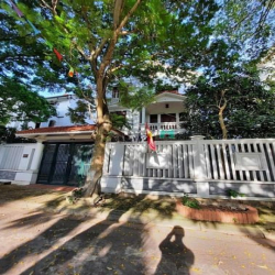 Cho thuê biệt thự khu đô thị Văn Quán, 250mx 4T làm nhà trẻ, văn phòng