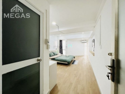 Penhouse 2WC, Rộng Rãi, Bếp view kính ngay đầu Nguyễn Văn Thủ