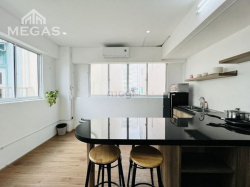 Penhouse 2WC, Rộng Rãi, Bếp view kính ngay đầu Nguyễn Văn Thủ