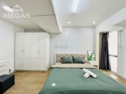 Penhouse 2WC, Rộng Rãi, Bếp view kính ngay đầu Nguyễn Văn Thủ