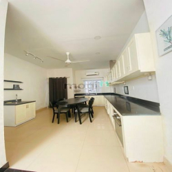 Cho thuê MB nhà nguyên căn một xẹt ngắn Quốc Hương, Thảo Điền 160m2