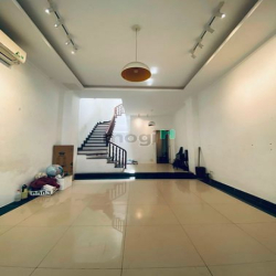 Cho thuê MB nhà nguyên căn một xẹt ngắn Quốc Hương, Thảo Điền 160m2