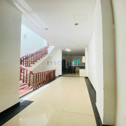 Cho thuê MB nhà nguyên căn một xẹt ngắn Quốc Hương, Thảo Điền 160m2