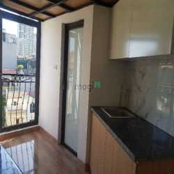Tòa CHDV dòng tiền ngõ 68 Cầu Giấy 65m2 7T thang máy 18P 80tr/tháng