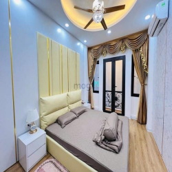 Nhà Đẹp Đặng Tiến Đông , Đống Đa - Ô Tô đỗ cửa - 44M - 5 Tầng - 11,5 T