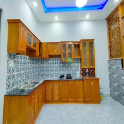 Cho thuê nhà MT 660A CMT8, P. 11, Q. 3 đối diện CV Lê Thị Riêng.