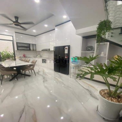Biệt Thự Trung Tâm Bình Thạnh, 60m2(4x15) - 4 Tầng, HXH, Giá Rất Mềm
