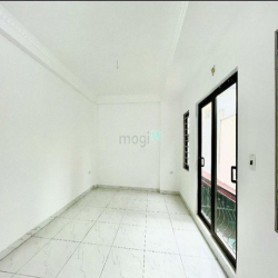 nhà mới 5 tầng x 30m Đàm Quang Trung,chủ cần bán,có thương lượng mua