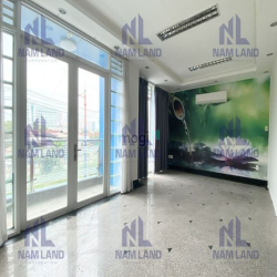 ? Văn Phòng trống suốt 450m2 thang máy