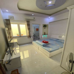 Hẻm 6m Nguyễn Tri Phương q10 ( 3.5 * 13 ) 5 Lầu 9.7 tỷ