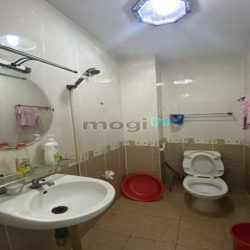 Ngay chợ Liên khu 5-6, 143m2, Ngăn làm 2 căn, Shr, HXH, giá 7,2 tỷ.