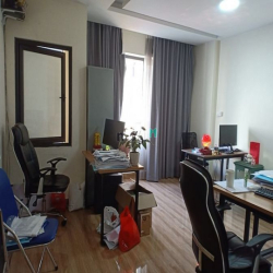 Cho thuê văn phòng Đại Lộ Thăng Long, dt 50 m2, đã ngăn 2 phòng