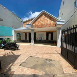 Bán Villa 120m2 ô tô ngủ trong nhà Đường Lâm văn Bền trung tâm Q7.