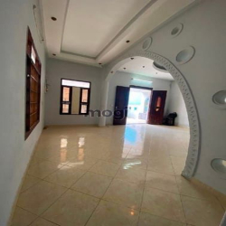 Bán Villa 120m2 ô tô ngủ trong nhà Đường Lâm văn Bền trung tâm Q7.