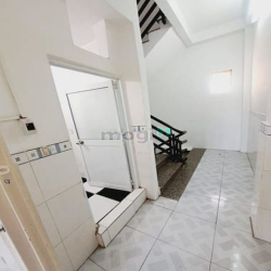 Nhà 3 Tầng sân thượng, hẻm 5m, đường Lê Đình Cẩn, Shr công chứng ngay.